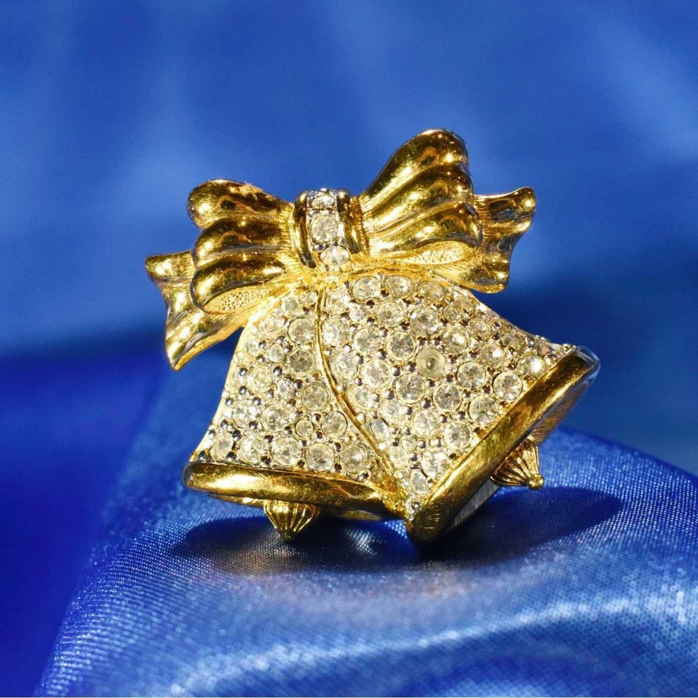 Swarovski crystal brooch pin bells bow gold tone